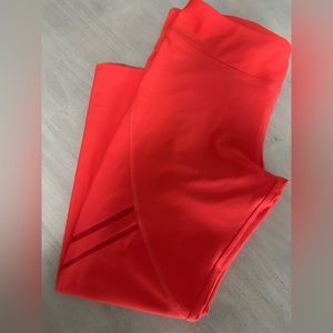 Women’s Under Armour HeatGear Compression Capri Legging